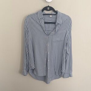 beachlunchlounge Women’s Blue and White Striped Buttondown
